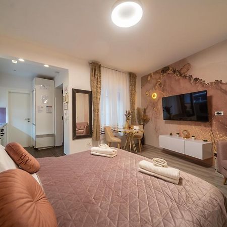 Apartmán Cosy&Private,30Sec Walk To Mainsquare, Heart Of Záhřeb Exteriér fotografie